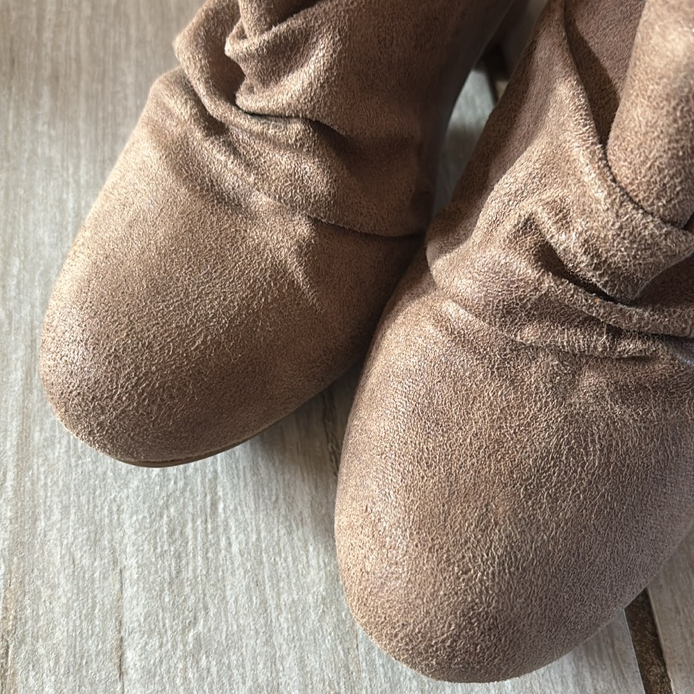 SUGAR Booties - Picture 3 of 4